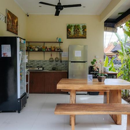 Bubu Canggu Guesthouse Exteriör bild