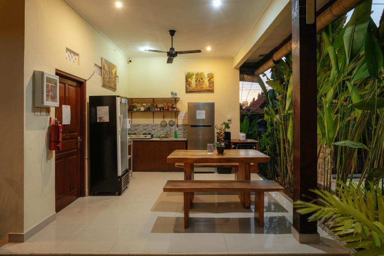 Bubu Canggu Guesthouse Exteriör bild