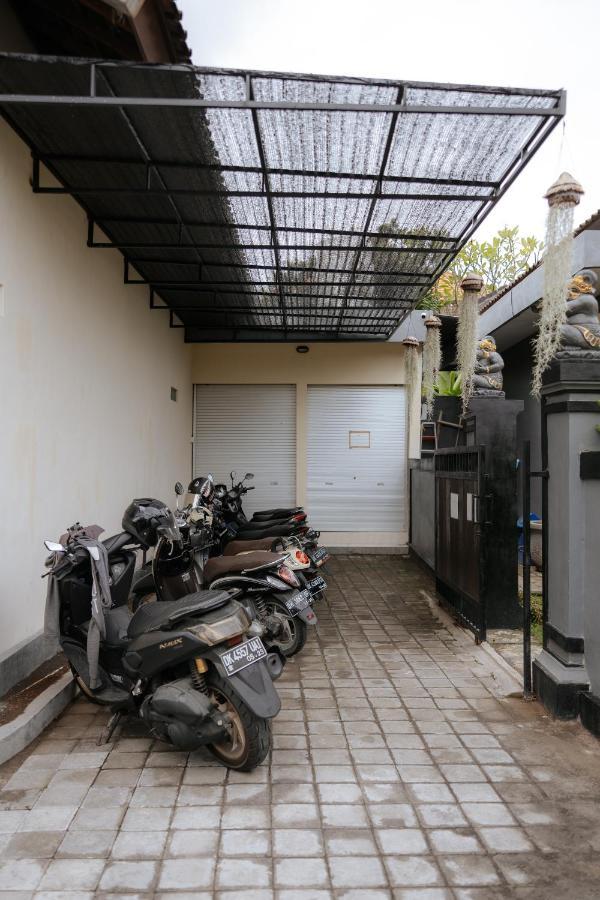 Bubu Canggu Guesthouse Exteriör bild